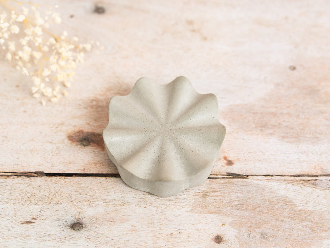 Ridged Concrete Soap Dish