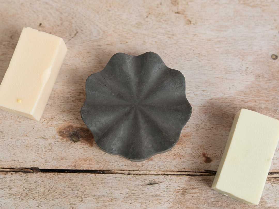 Ridged Concrete Soap Dish