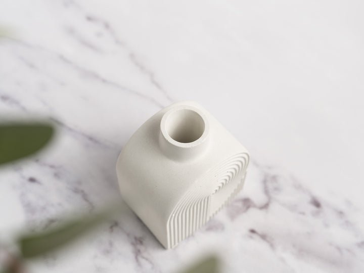 Arch pattern Bud Vase